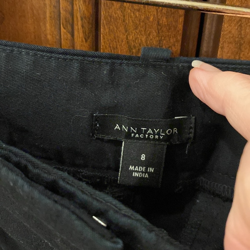 ANN TAYLOR FACTORY Shorts - Picture 2 of 8